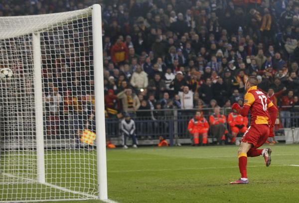 2013-03-12t204506z_1258445688_bm2e93c1ocv01_rtrmadp_3_soccer-champions_reuters
