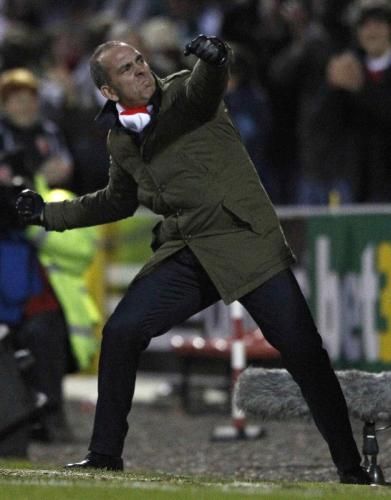 2012-01-07t164758z_01_dst11_rtridsp_3_soccer-england-cup_reuters