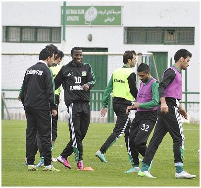 جانب من تدريب العربي على الملعب الفرعي بنادي الرجاء