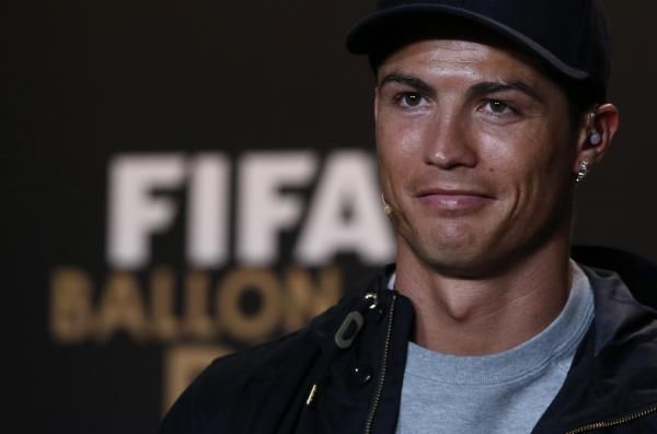2013-01-07t154251z_34766377_gm1e9171tu001_rtrmadp_3_soccer-awards_reuters
