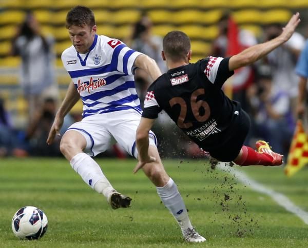2012-07-20t153908z_169810128_gm1e87k1tgc01_rtrmadp_3_soccer-malaysia_reuters
