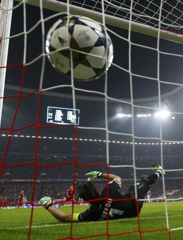 2013-04-02t194517z_1977270972_lr2e9421iv7yx_rtrmadp_3_soccer-champions_reuters