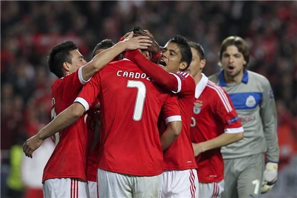 كاردوزو يحتفل مع زملائه بالتسجيل