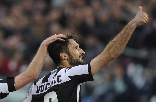 2013-04-06t181928z_915047437_gm1e94706em01_rtrmadp_3_soccer-italy_reuters