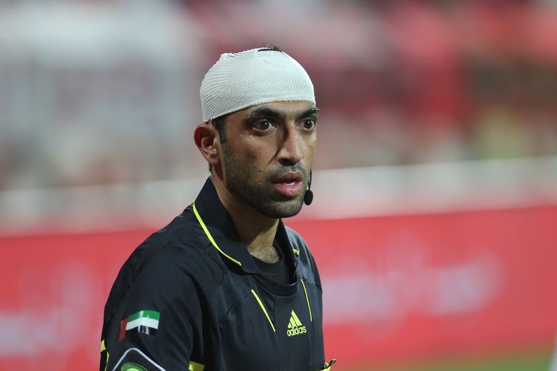 الحكم المساعد محمد الجلاف الذي اصيب براسه