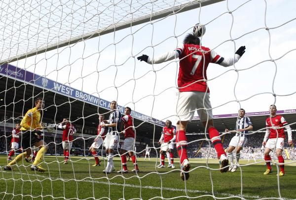 وتصدى لهدف محقق