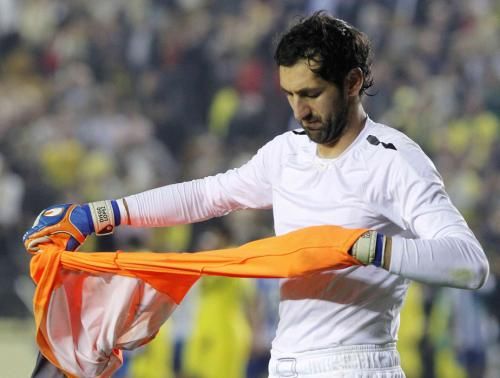 2011-05-052011-05-05t213940z_01_hjk18_rtridsp_3_soccer-europa_reuters