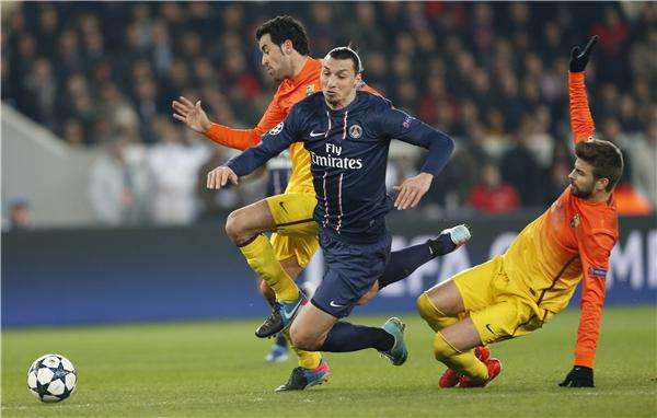 لقطة من مباراة برشلونة وسان جيرمان