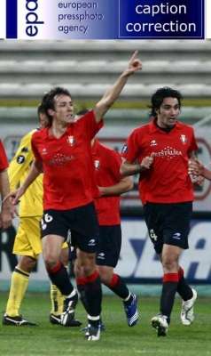 ديفيد لوبيز فرحاً بتسجيله هدف مع اوساسونا