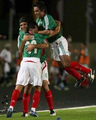 فرحة لاعبي المكسيك بالفوز