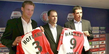 تقديم مكاي وهوفلاند للإعلام الهولندي بعد توقيعهم لفينورد