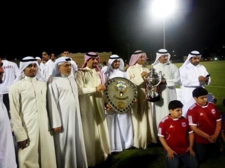 الفحيحيل يتسلم درع البطولة رسميا 