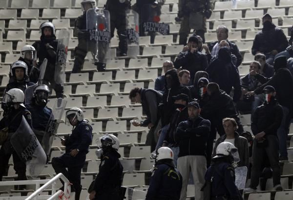 2012-10-25t192343z_526849485_gm1e8aq09el01_rtrmadp_3_soccer-europa_reuters