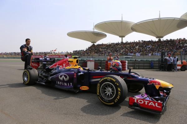 2013-04-13t083423z_1755562062_sr1e94d0nsq78_rtrmadp_3_motor-racing-prix_reuters