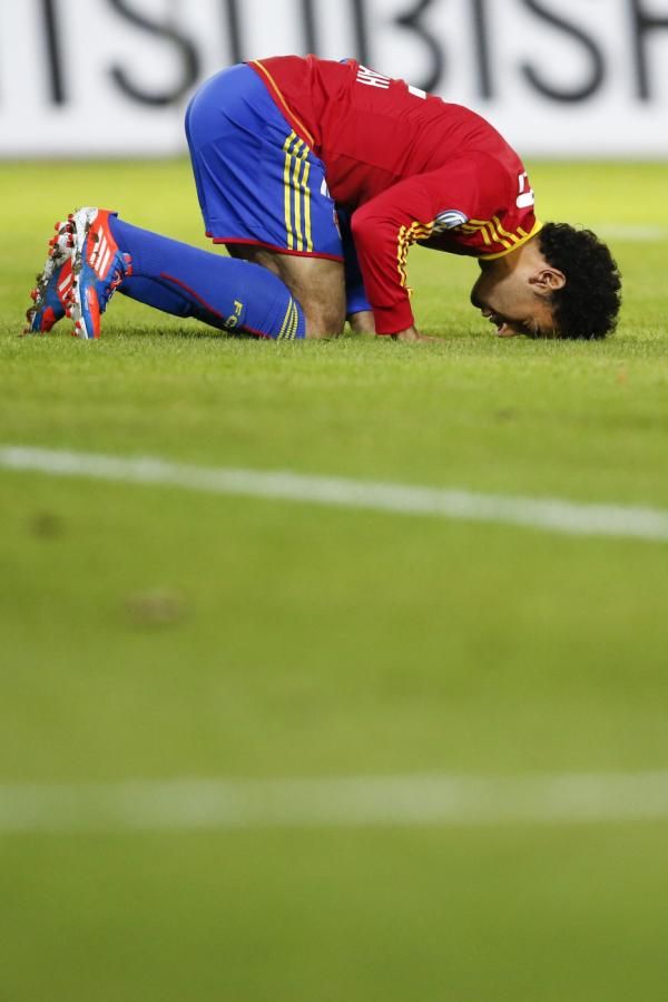 2012-09-29t175423z_102672065_bm2e89t1j9901_rtrmadp_3_soccer-switzerland_reuters