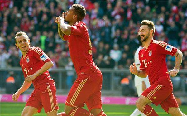 جيروم بواتينج يحتفل بهدفه الأول لبايرن