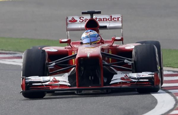 2013-04-14t075754z_1989554245_sr1e94e0m4n0w_rtrmadp_3_motor-racing-prix_reuters