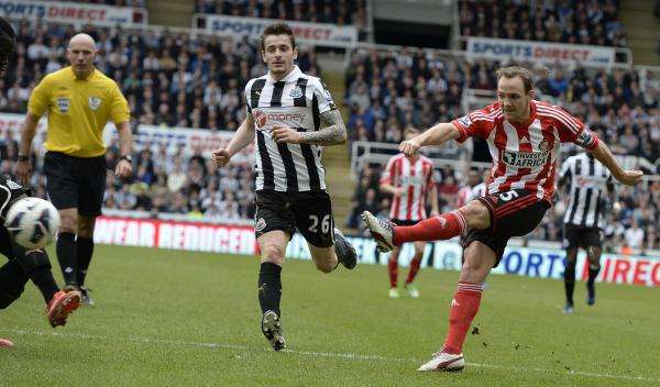 هزيمة نيوكاسل أمام سندرلاند أشعلت غضب الجماهير