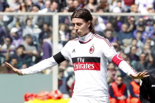 2013-04-07t111000z_1522760718_gm1e9471h6001_rtrmadp_3_soccer-italy_reuters