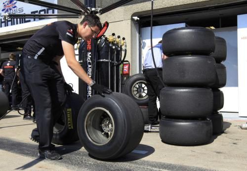 2011-06-102011-06-10t210419z_01_mon139_rtridsp_3_motor-racing-prix_reuters