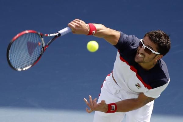 2013-02-26t115757z_1857636180_gm1e92q1is201_rtrmadp_3_tennis-men-dubai_reuters