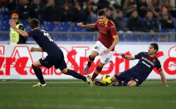2013-02-01t210252z_1311443195_gm1e9220du201_rtrmadp_3_soccer_reuters