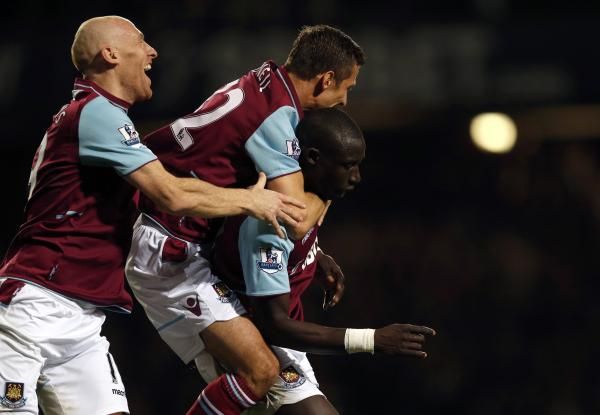 2013-04-17t201551z_2093973010_gm1e94i0bsy01_rtrmadp_3_soccer-england_reuters