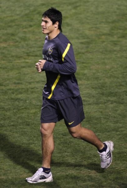 2012-07-03t231216z_1287609207_gm1e8740jwh01_rtrmadp_3_soccer-libertadores_reuters