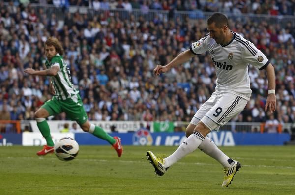 2013-04-20t173121z_1653977274_gm1e94l045c01_rtrmadp_3_soccer-spain_reuters