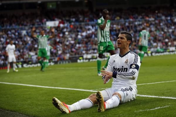 2013-04-20t174556z_539250334_gm1e94l04uq01_rtrmadp_3_soccer-spain_reuters