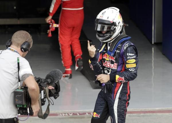 2013-04-21t151325z_1292468080_sr1e94l16a03b_rtrmadp_3_motor-racing-prix_reuters
