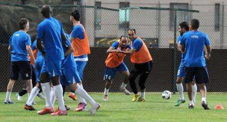 جانب من تدريبات الرفاع في الكويت