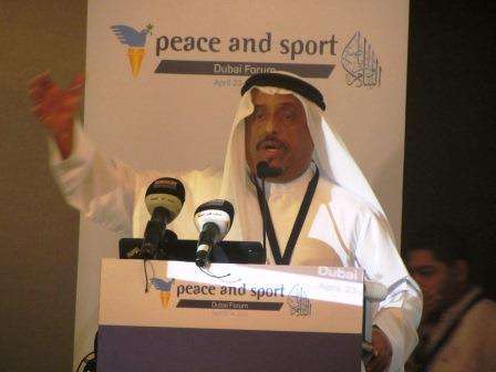 ضاحي خلفان تميم خلال المؤتمر