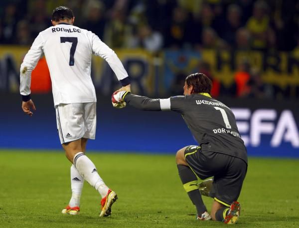 2013-04-24t210703z_1596323457_lr1e94o1mngpm_rtrmadp_3_soccer-champions_reuters