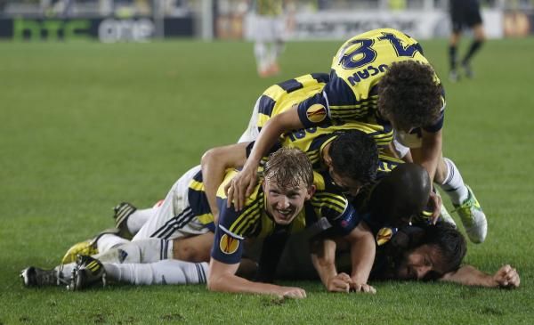 2013-04-25t204737z_190693268_lr1e94p1lr2vl_rtrmadp_3_soccer-europa_reuters