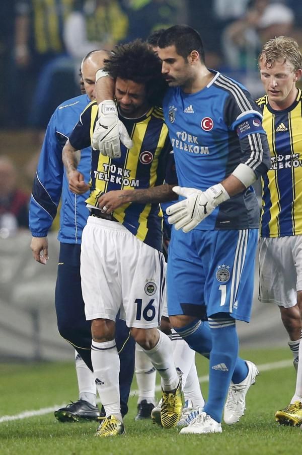 2013-04-25t201329z_579793907_lr1e94p1k66u1_rtrmadp_3_soccer-europa_reuters