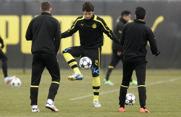 2013-04-08t161122z_2033484307_bm2e9481d2101_rtrmadp_3_soccer-champions_reuters