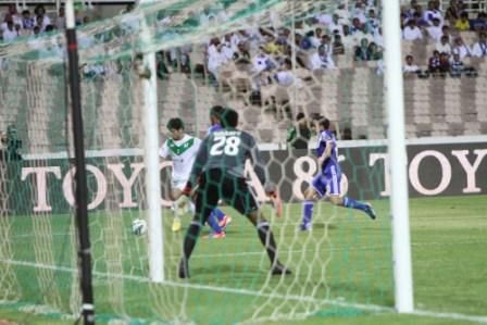 بصاص يمرر لعماد الحوسني ليسجل هدف الأهلي في الهلال