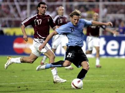 فورلان يسجل أول أهداف منتخب بلاده في مرمى فنزويلا