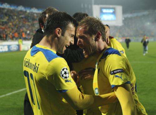 2012-03-07t232752z_01_cyp10_rtridsp_3_soccer-champions_reuters
