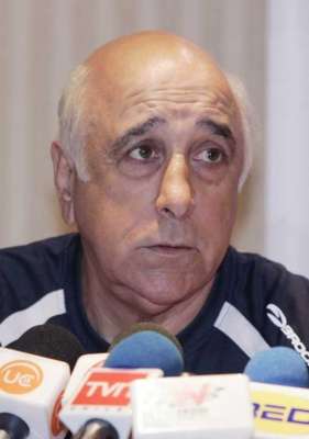 مدرب منتخب تشيلسي نيلسون أكوستا