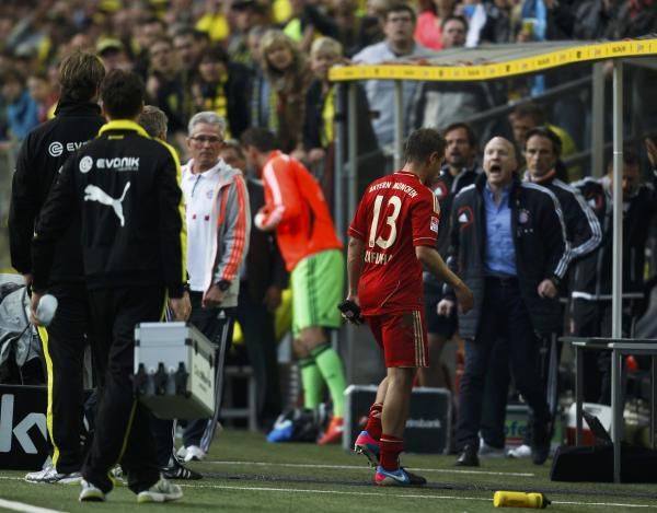 رافينها يترك الملعب مطرودا