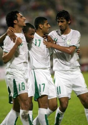 أكثر من 20 مليون سعودي يطالبون  هؤلاء النجوم باللقب لاغيره