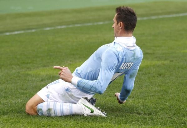2012-12-02t151205z_1778068408_gm1e8c21sdn01_rtrmadp_3_soccer-italy_reuters