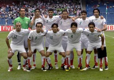 صورة للمنتخب الإيراني قبيل بداية لقاء اليوم