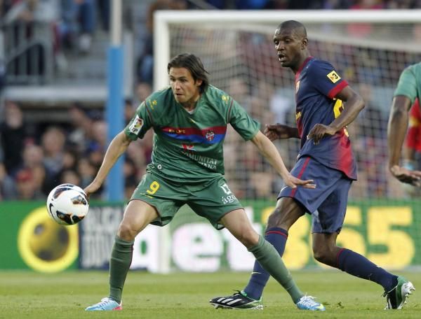 المهاجم اكوافريسكا اما المدافع ابيدال