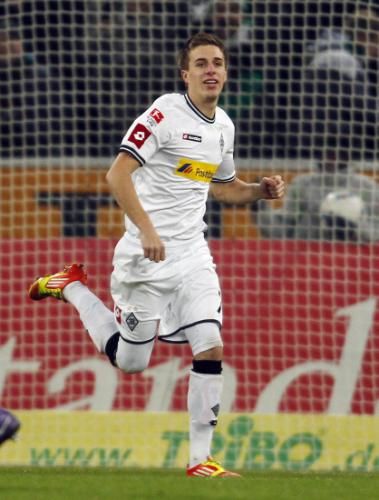 2011-12-18t165659z_01_ina03_rtridsp_3_soccer-germany_reuters