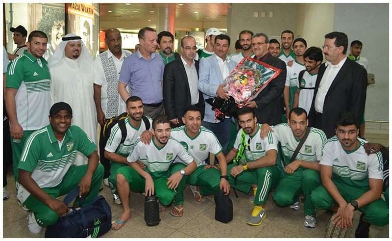 استقبال بالورود من الجانب الجزائري للفريق العرباوي