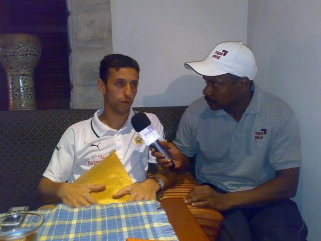 مراسل قناة الكأس محمد دهام يجري لقاء مع اللاعب محمد حبيل