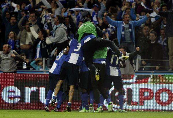 2013-05-11t214435z_680461862_gm1e95c0fvi01_rtrmadp_3_soccer-portugal_reuters